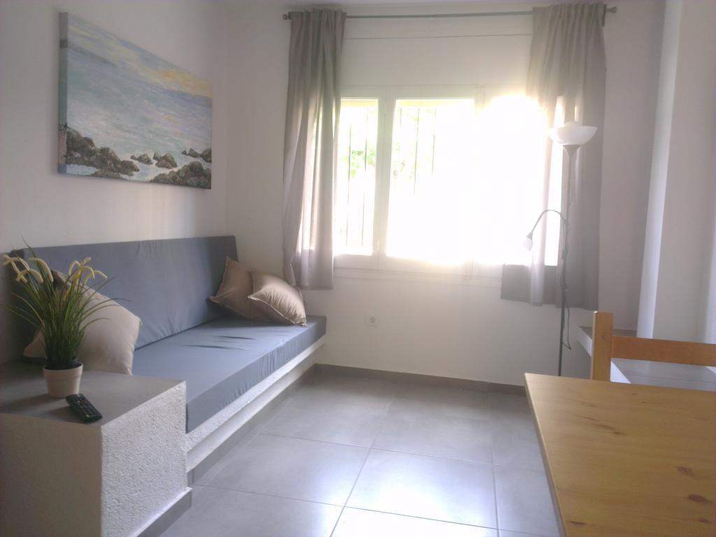 Apartaments La Riera Roses Room photo