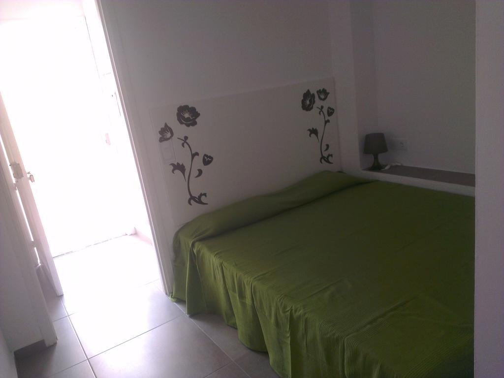 Apartaments La Riera Roses Room photo