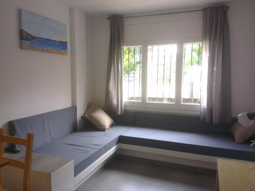 Apartaments La Riera Roses Exterior photo