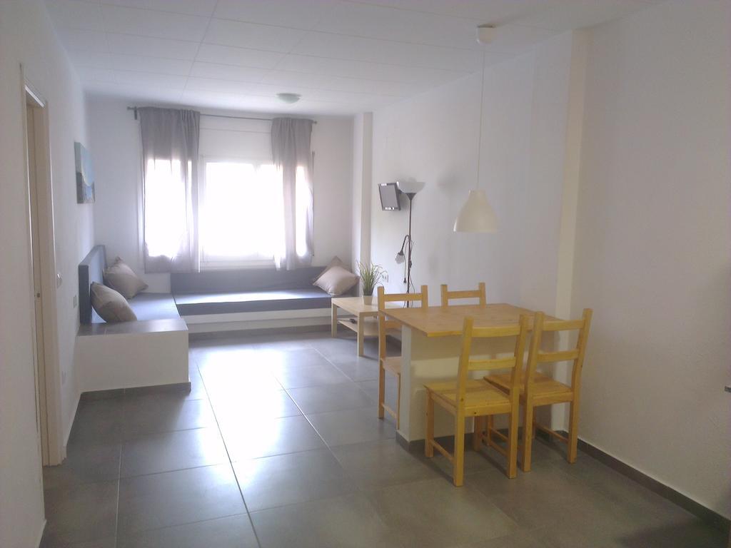 Apartaments La Riera Roses Room photo